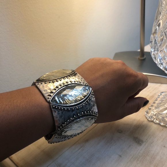 Custom made silver metallic diamond drop bracelet - Picture 4 of 4